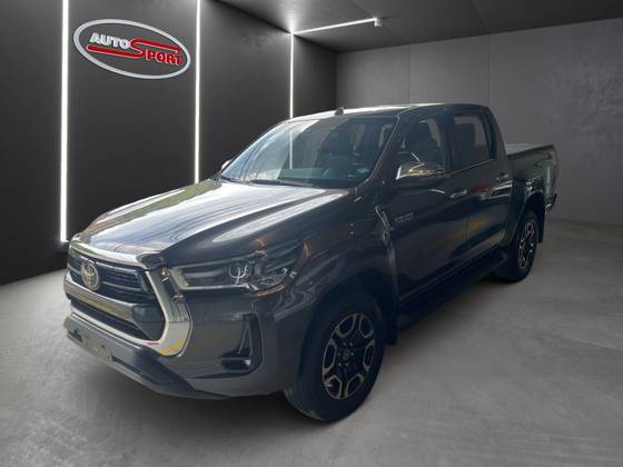 TOYOTA HILUX 2.8 D-4D TURBO DIESEL CD SRX 4X4 AUTOMÁTICO